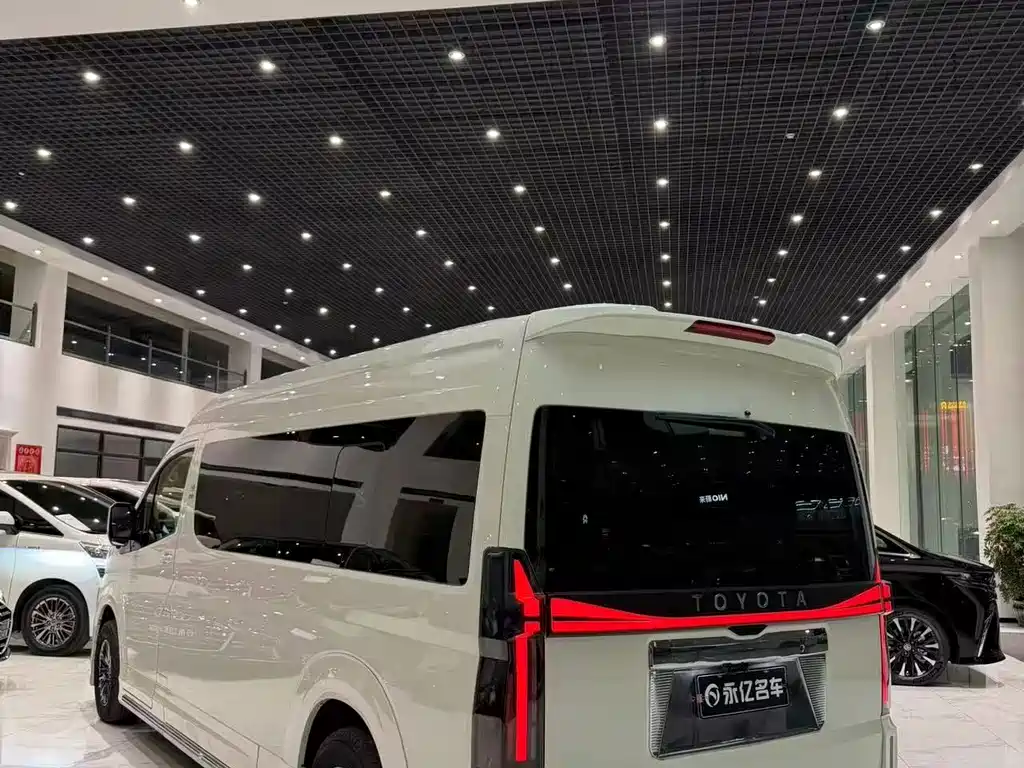Toyota Hiace — миниатюра 15