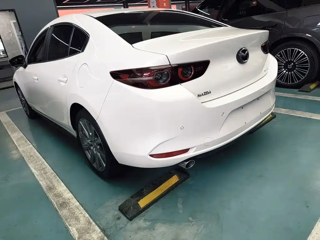 Mazda 3 Axela — миниатюра 6