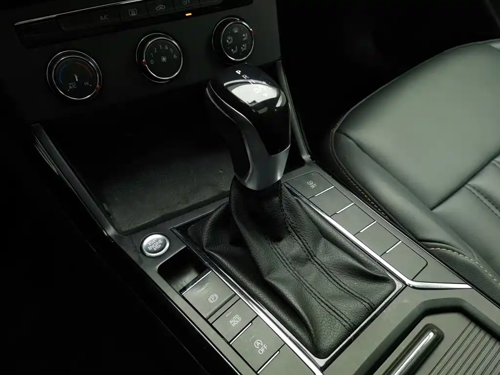 Volkswagen Passat — миниатюра 13