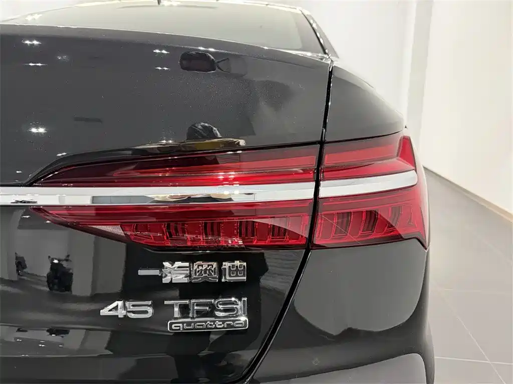 Audi A6L — миниатюра 12