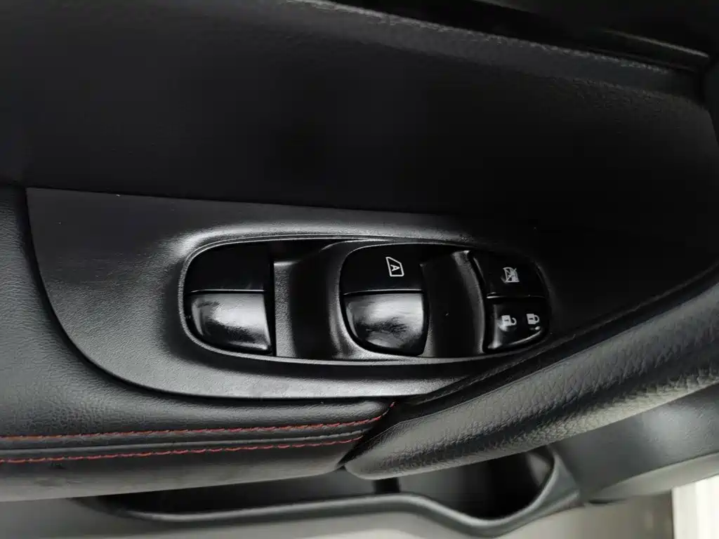 Nissan Qashqai — миниатюра 9