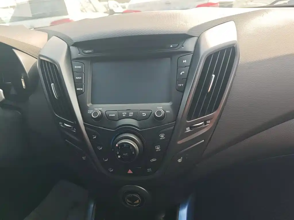 Hyundai Veloster — миниатюра 2