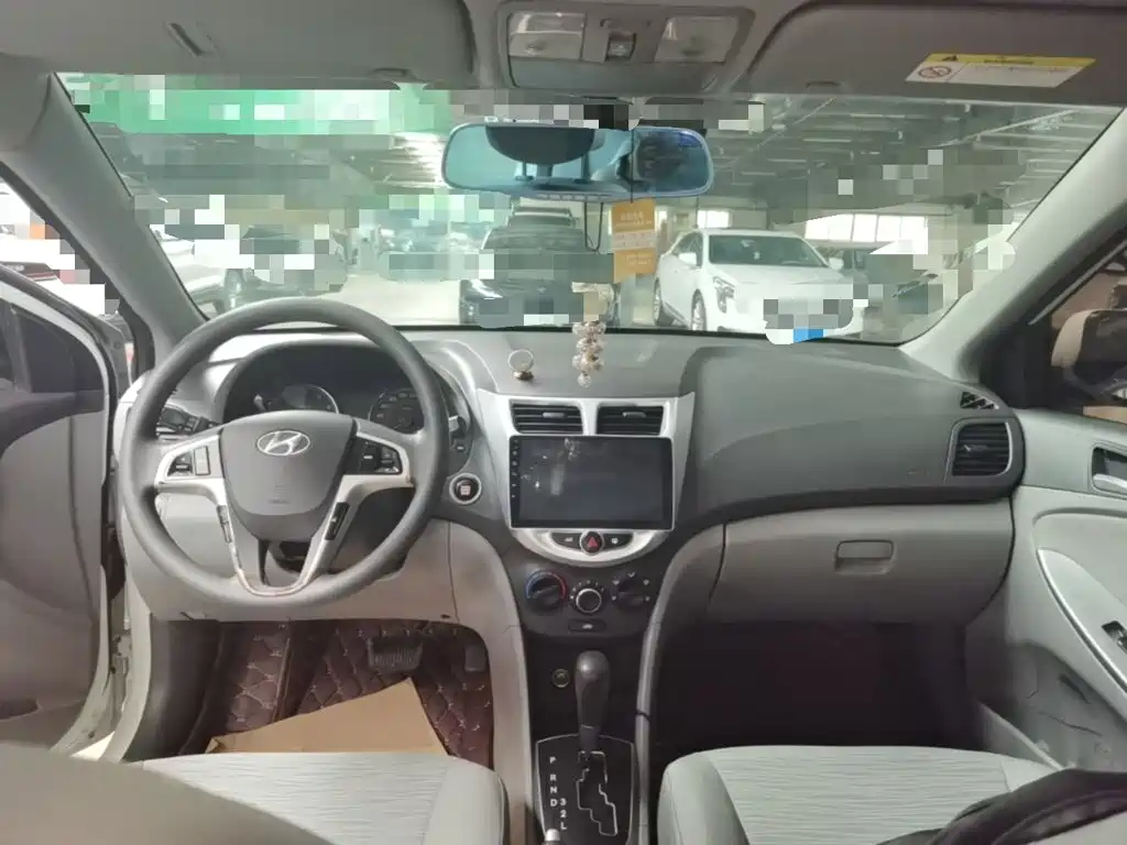 Hyundai Verna — миниатюра 10