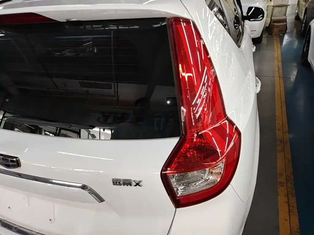 Geely Vision X6 — миниатюра 8