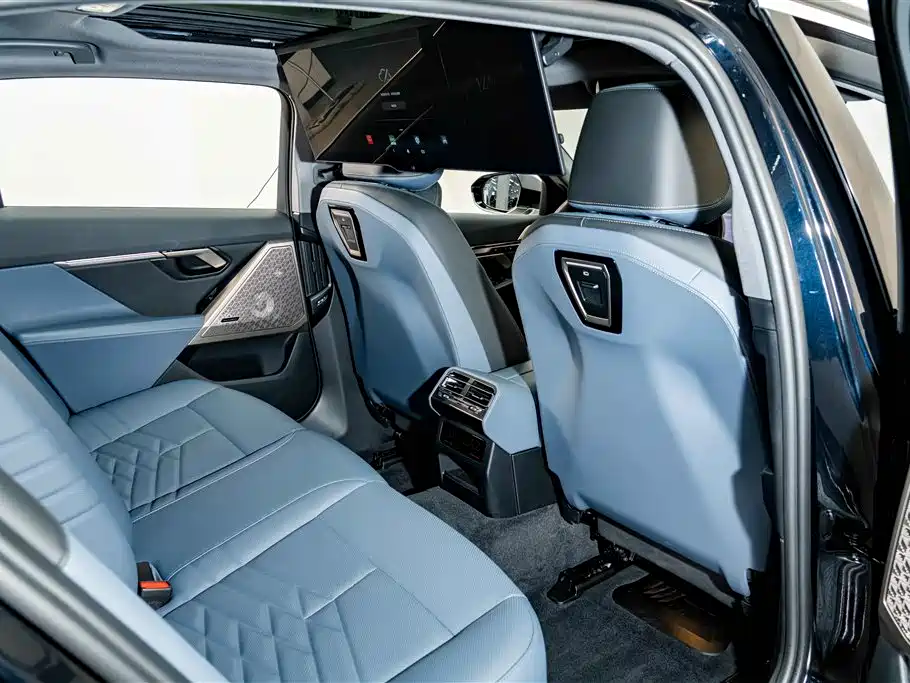 BMW 5 Series — миниатюра 23