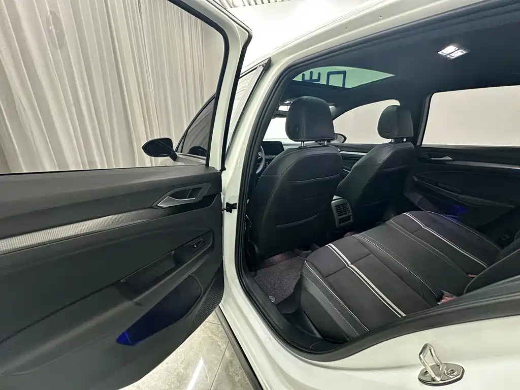 Volkswagen Golf — миниатюра 8