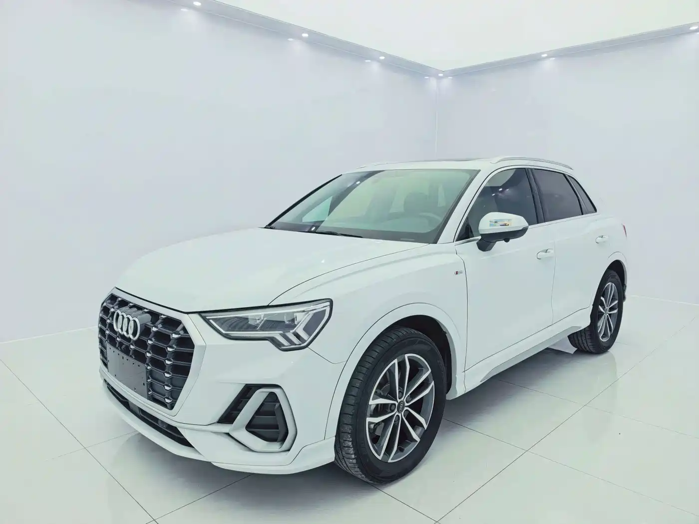 奥迪Q3 2023款 35 TFSI 进取动感型（1.4T） 2023