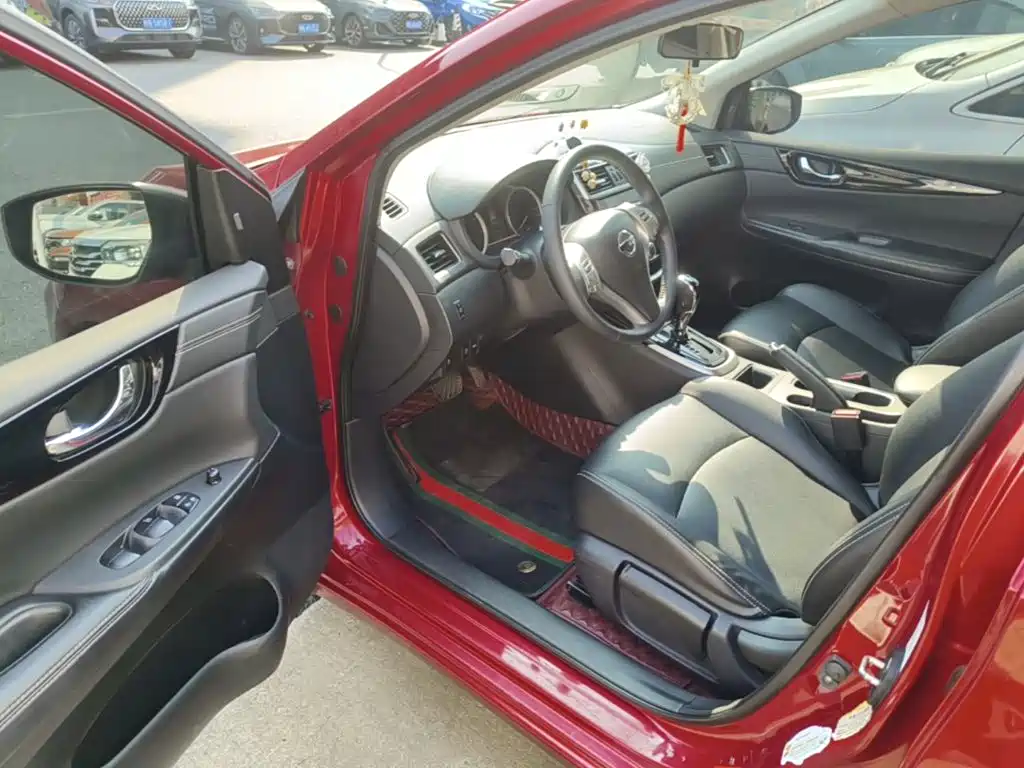 Nissan Tiida — миниатюра 16