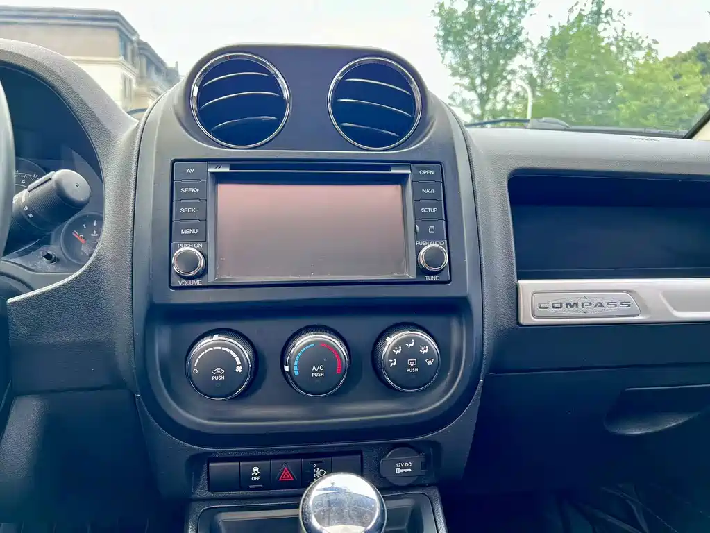 Jeep Compass (Import) — миниатюра 12