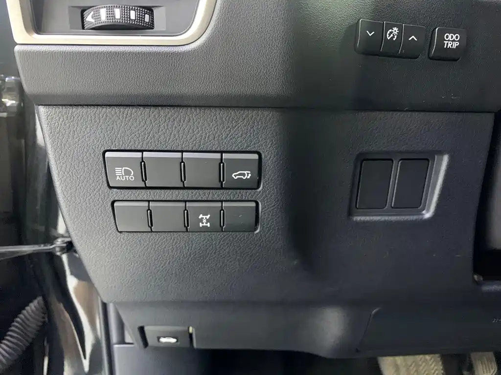 Lexus NX — миниатюра 5