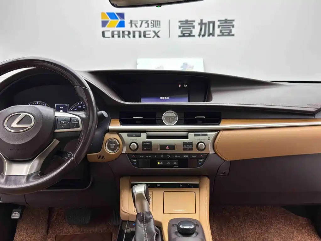 Lexus ES — миниатюра 12
