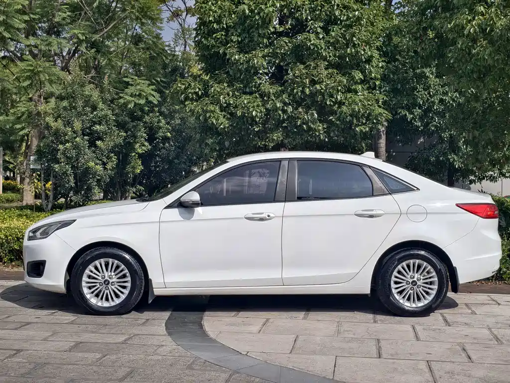Ford Escort — миниатюра 17