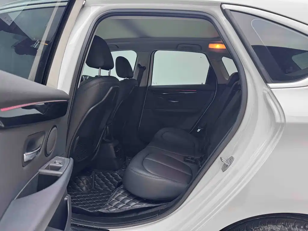 BMW 2 Series Active Tourer 218i Premium Type Sport Package, фото 9