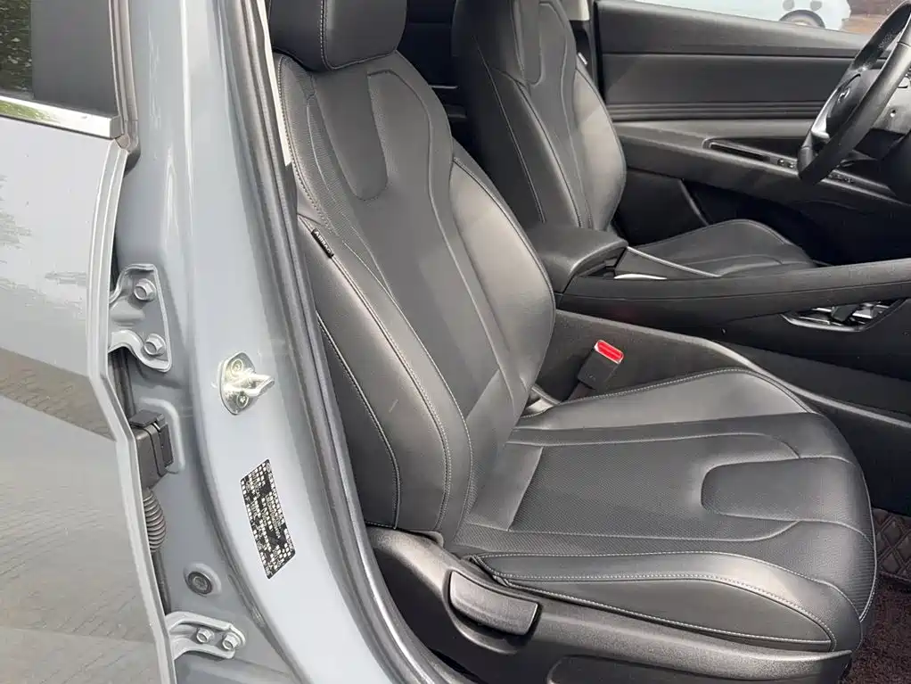 Hyundai Elantra — миниатюра 3