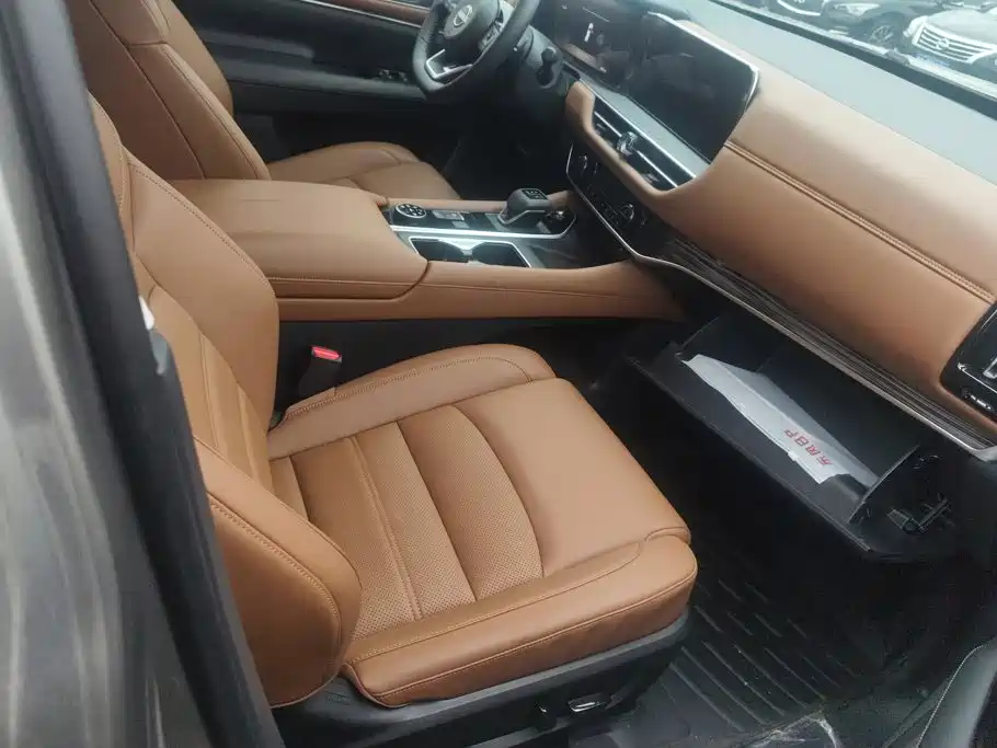 Nissan Teramont — миниатюра 8