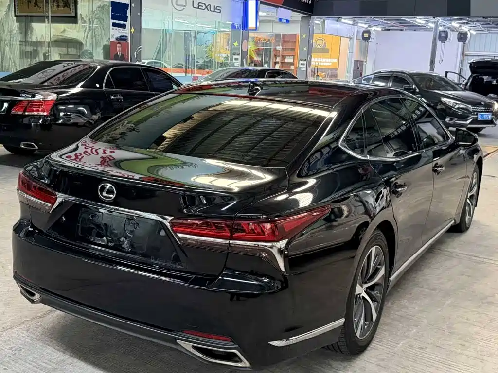 Lexus LS — миниатюра 4