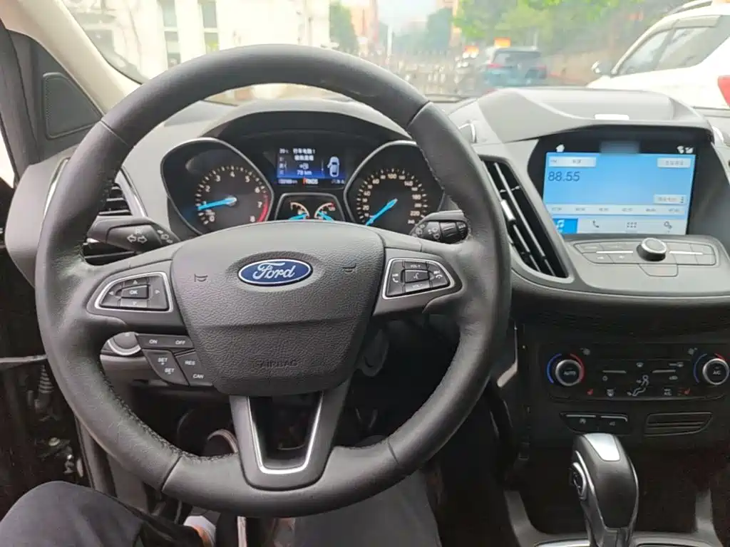 Ford Kuga — миниатюра 10