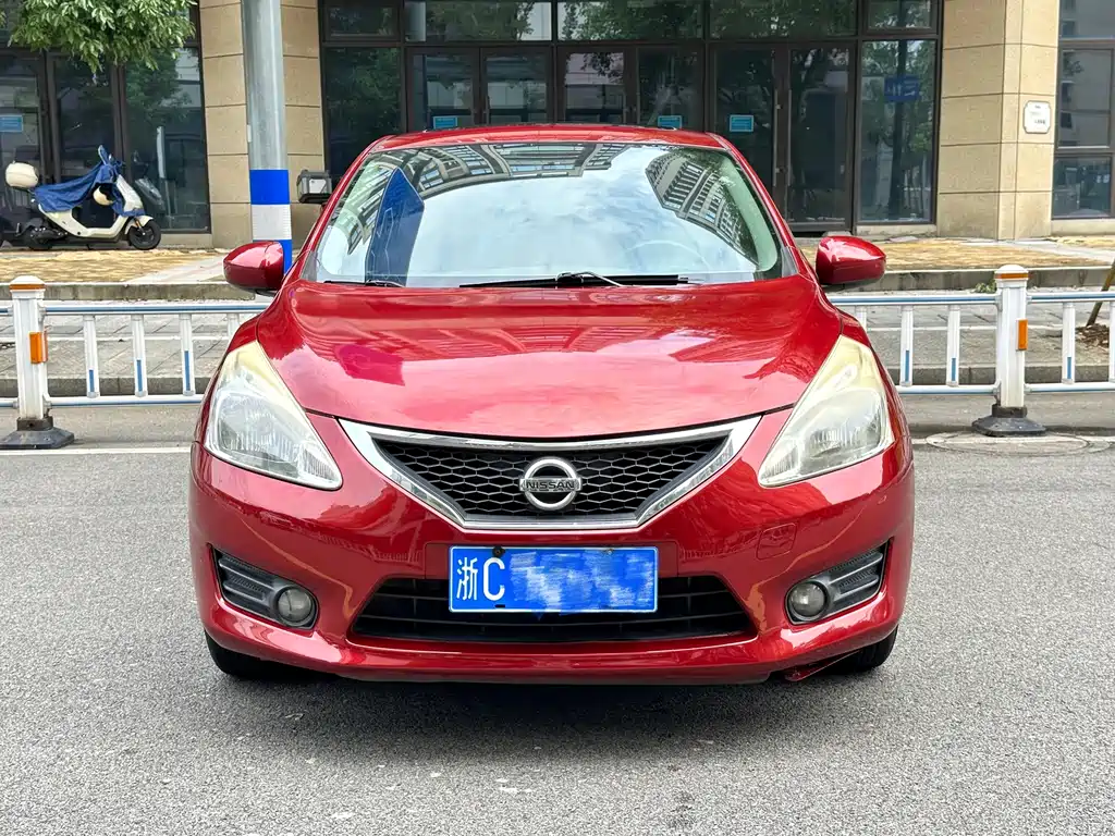 Nissan Tiida 1.6L CVT Cool Coffee Edition, фото 2