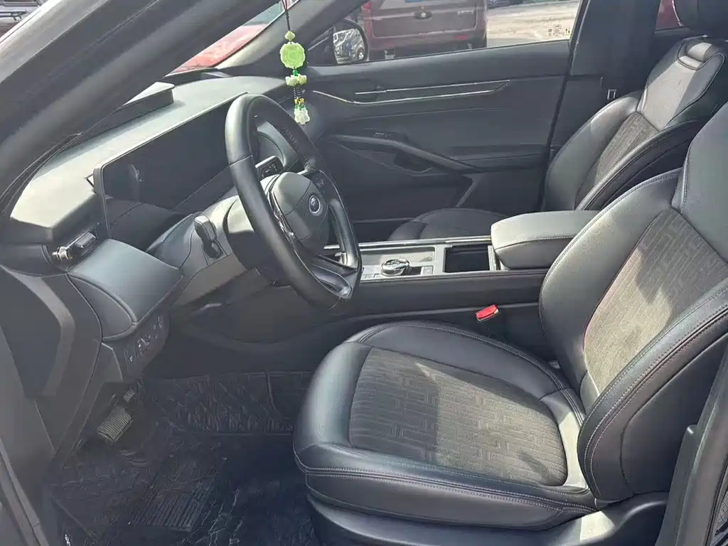 Ford Mondeo — миниатюра 6