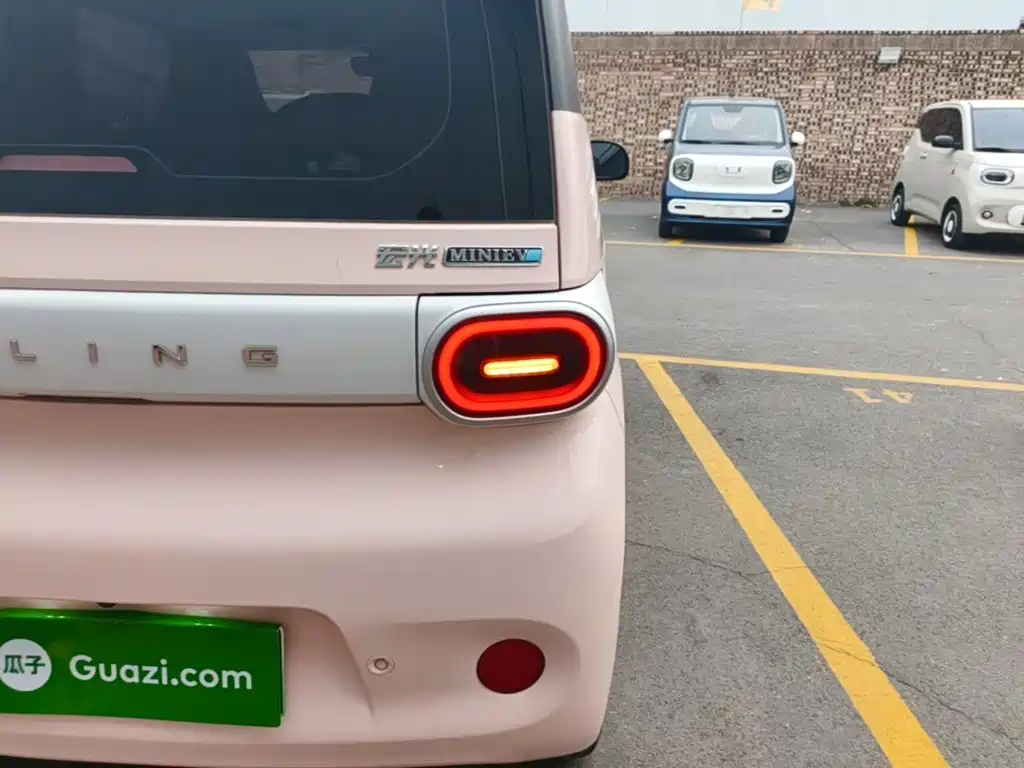 Wuling MINIEV — миниатюра 8