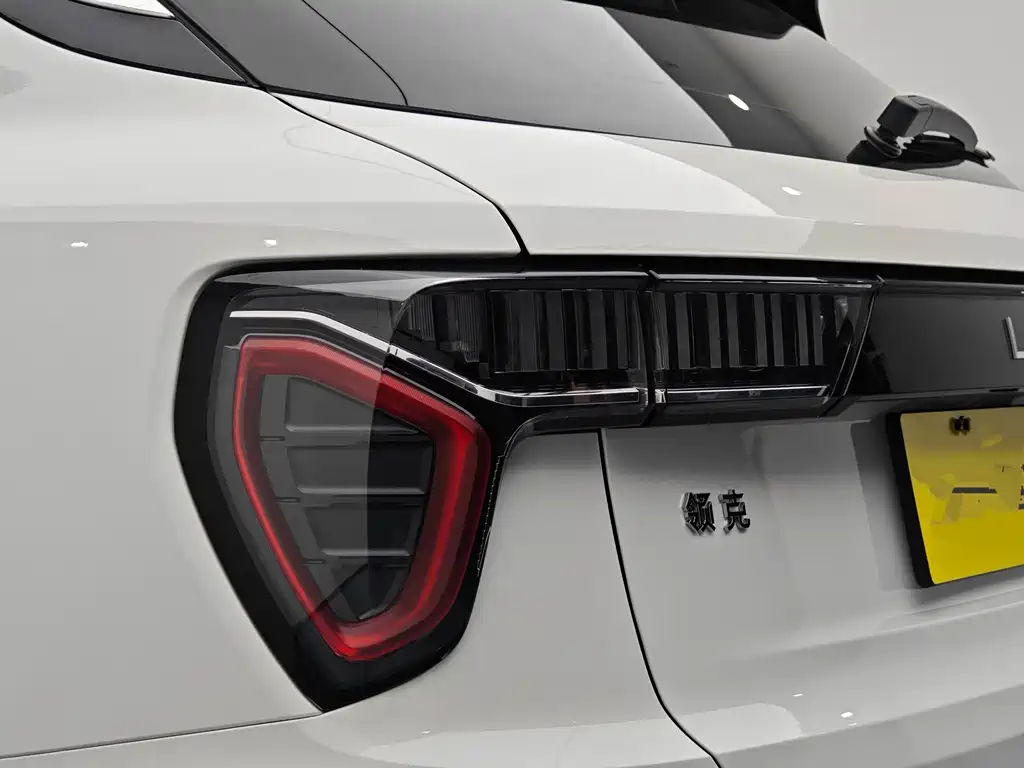 Lynk & Co 01 2017 2.0T Pro