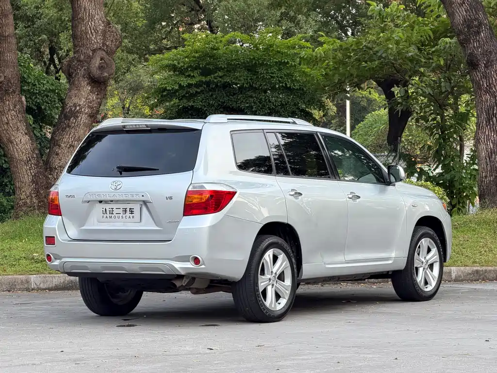 Toyota Highlander (Import) — миниатюра 5