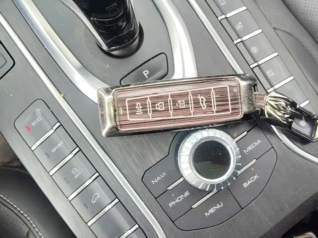 Wey Wey VV6 — миниатюра 9