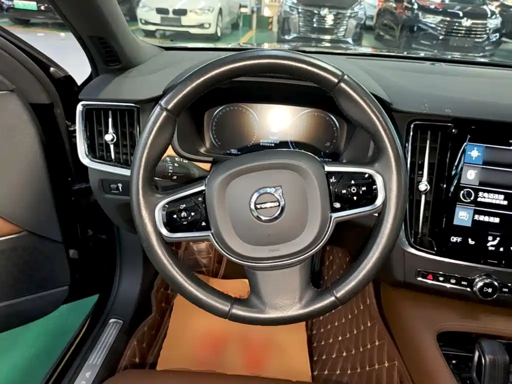 Volvo S90 — миниатюра 11