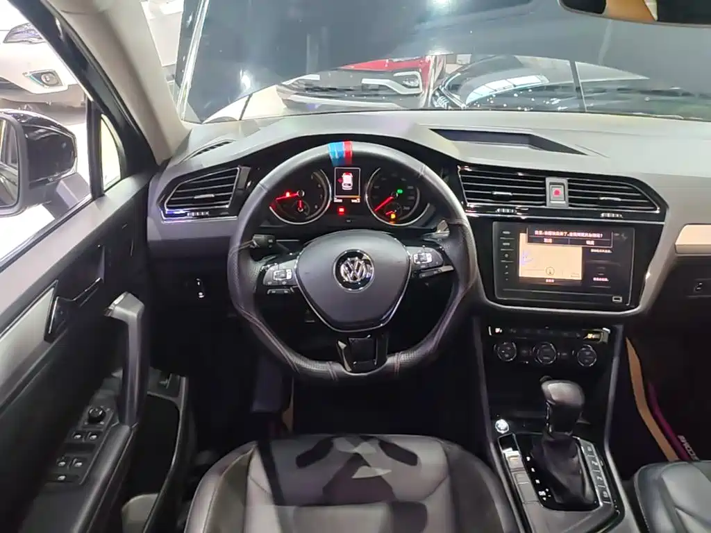 Volkswagen Tiguan L — миниатюра 11
