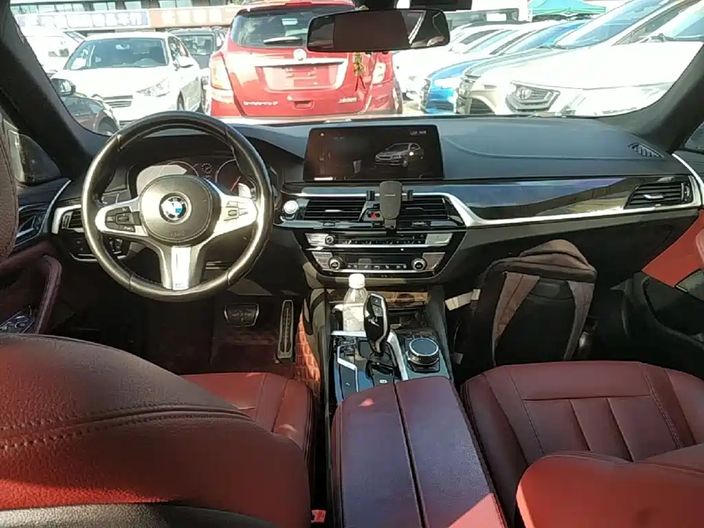 BMW 5 Series — миниатюра 10