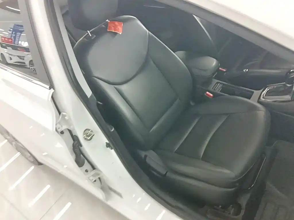 Hyundai Elantra Langdong — миниатюра 25