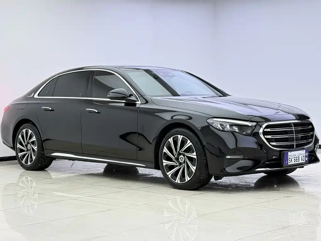 Mercedes-Benz E-Class — миниатюра 3