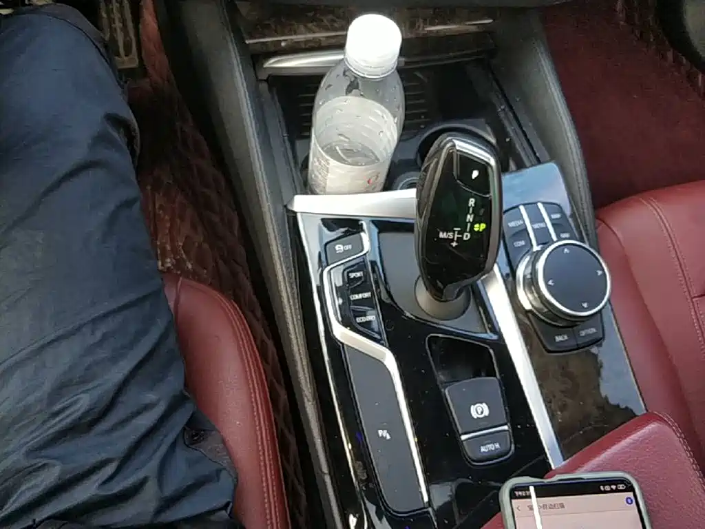 BMW 5 Series — миниатюра 14