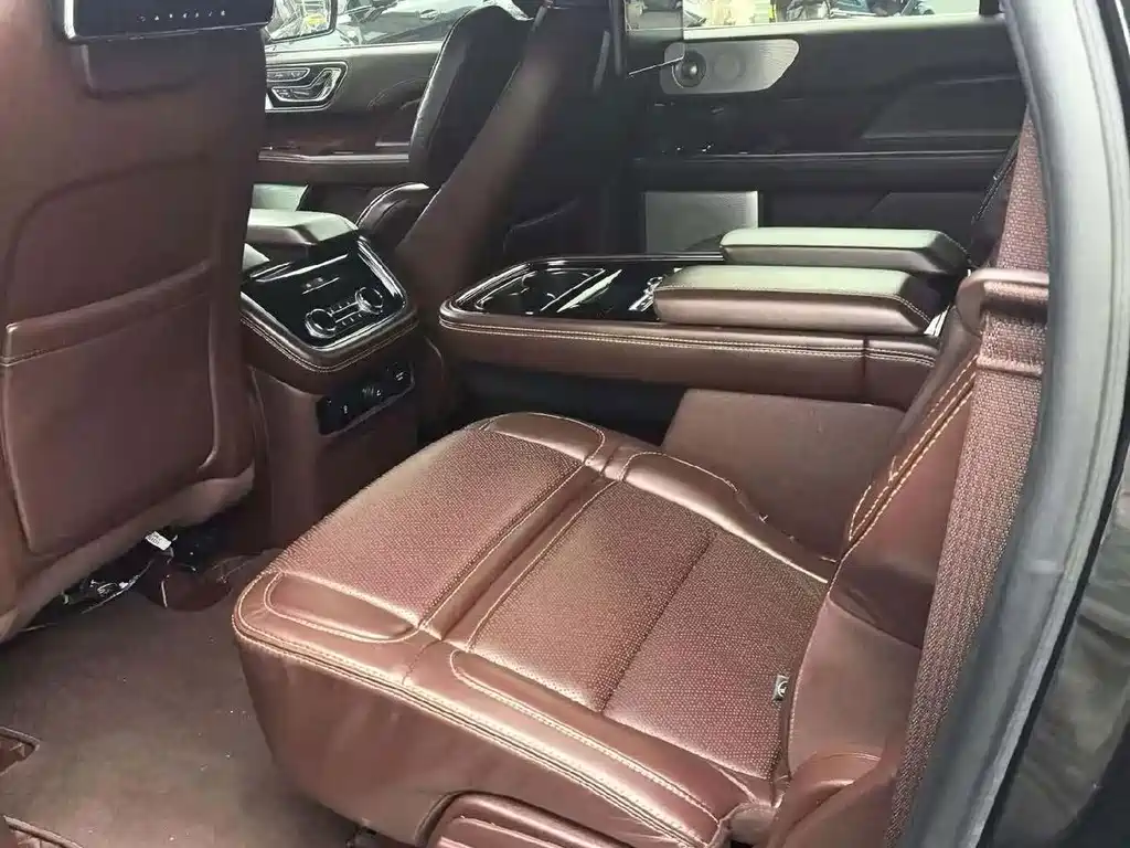Lincoln Navigator — миниатюра 8