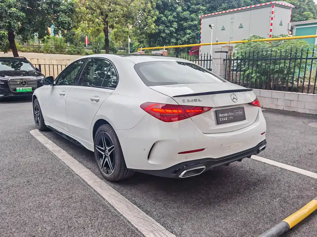 Mercedes-Benz C-Class — миниатюра 16