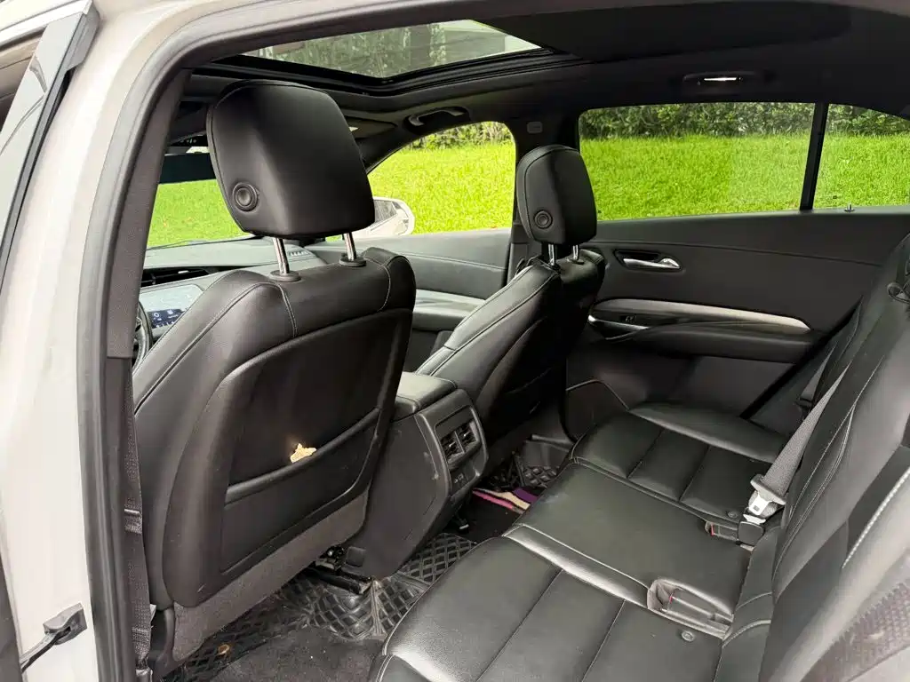 Cadillac XT4 — миниатюра 11