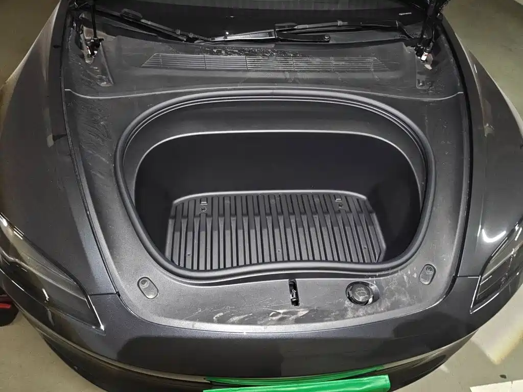 Tesla Model 3 — миниатюра 16