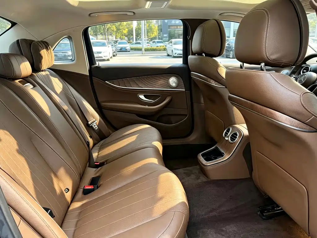 Mercedes-Benz E-Class E 2022 E 260 L