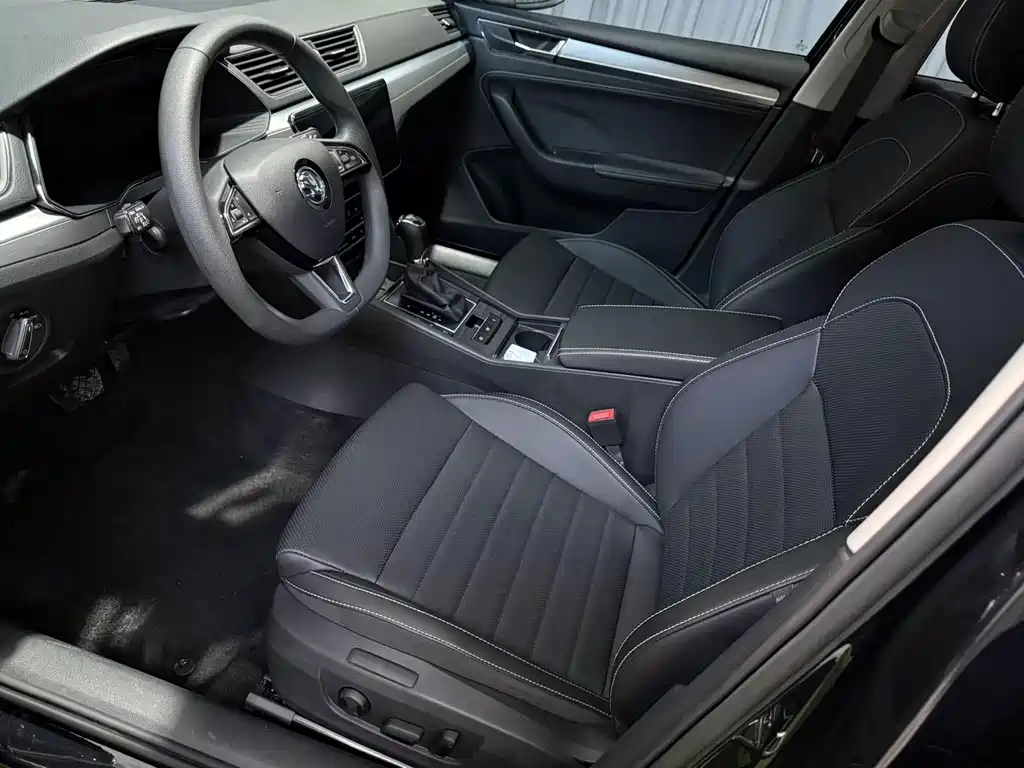 Skoda Superb — миниатюра 9