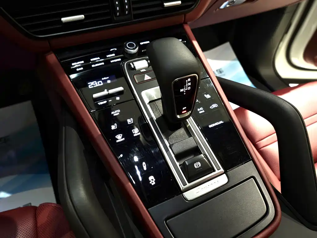 PORSCHE CAYENNE NEW ENERGY