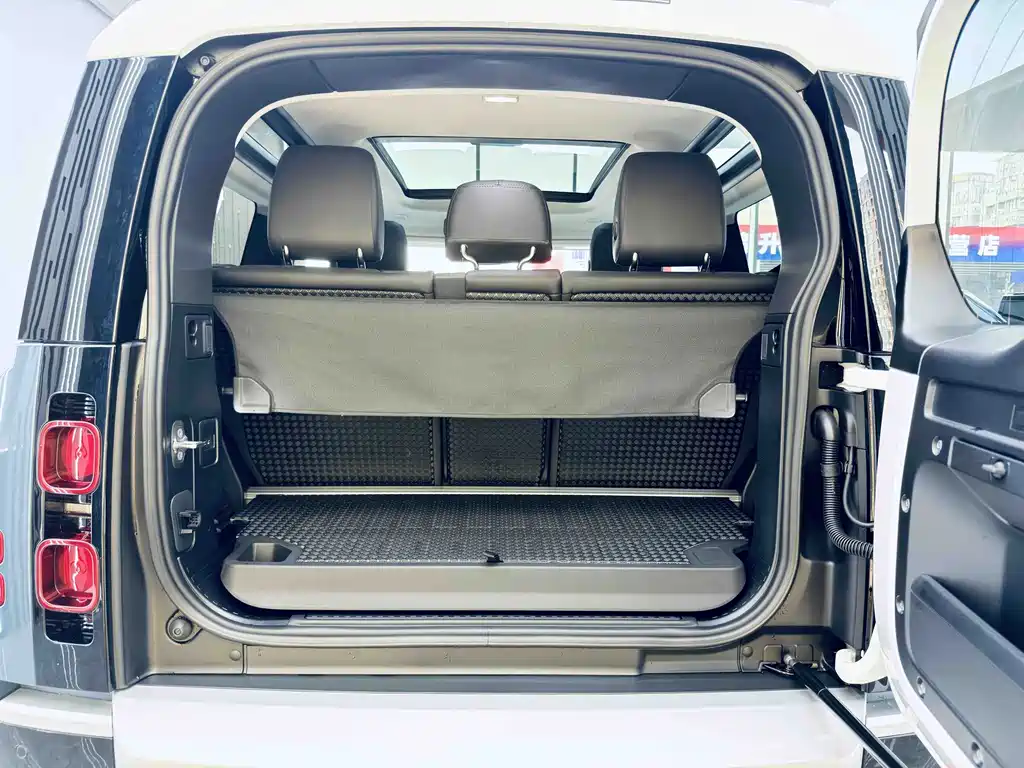 Land Rover Defender — миниатюра 19