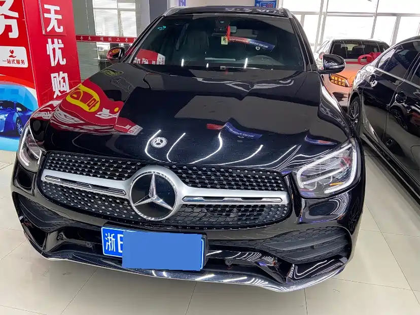 MERCEDES-BENZ GLC