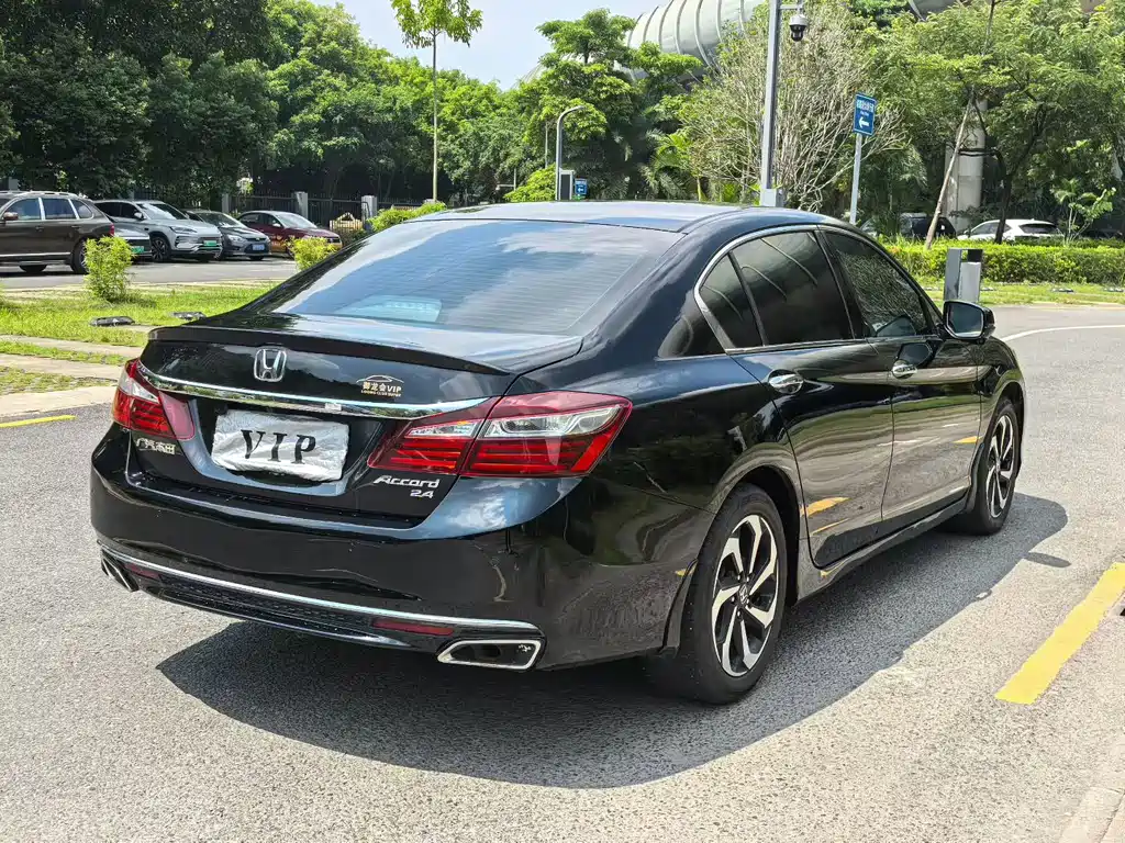 Honda Accord — миниатюра 10