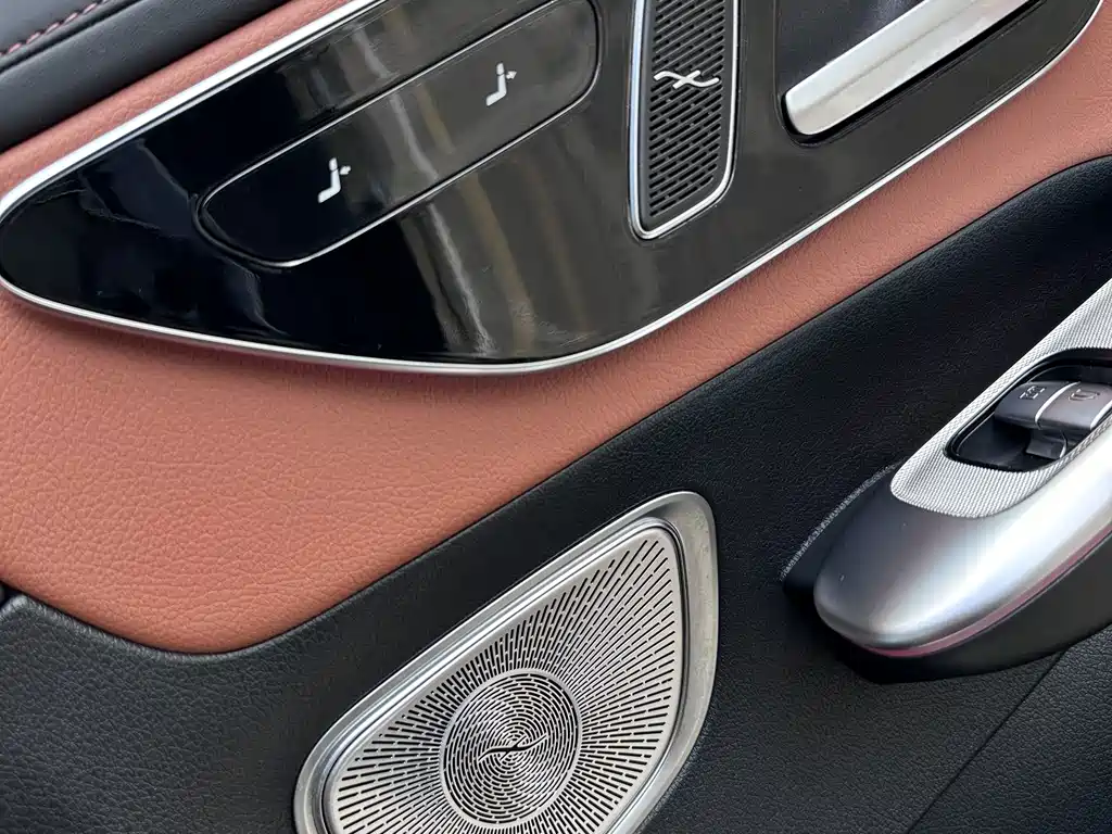 Mercedes-Benz GLC — миниатюра 12