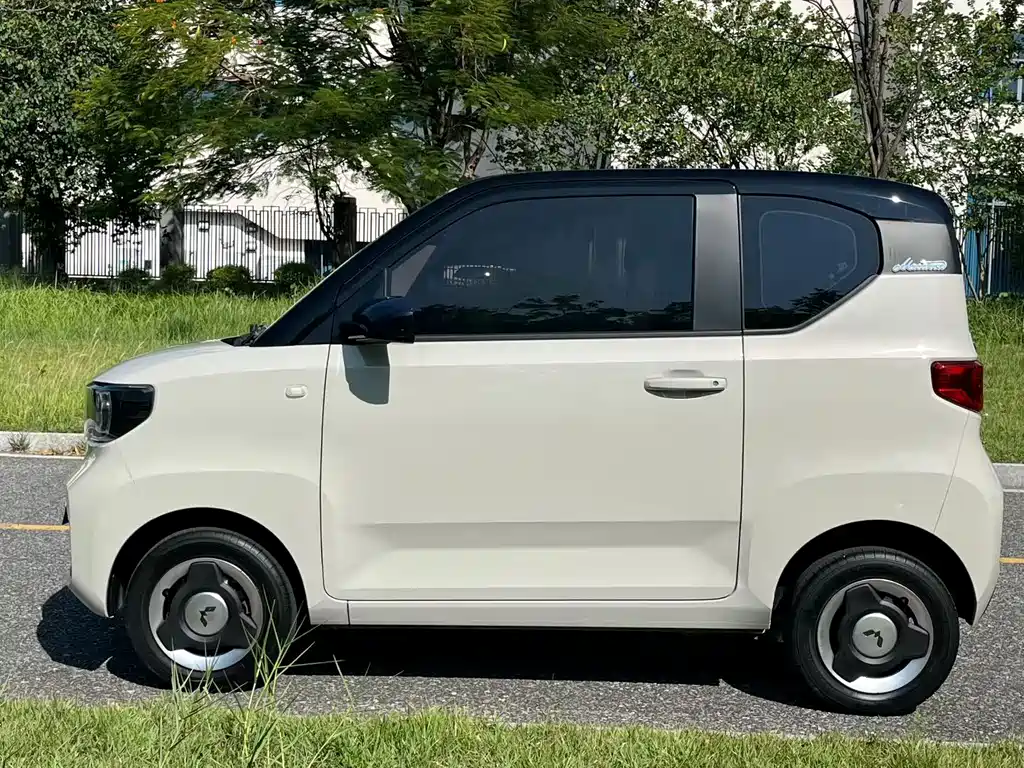 Wuling MINIEV — миниатюра 8