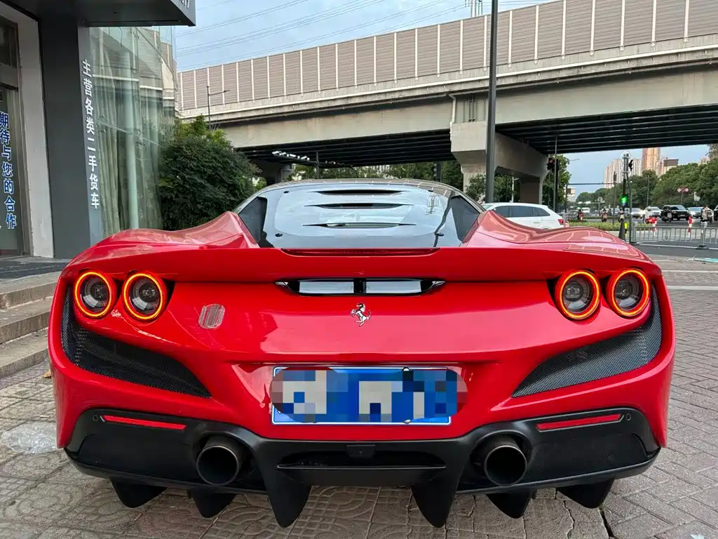 Ferrari F8 — миниатюра 3