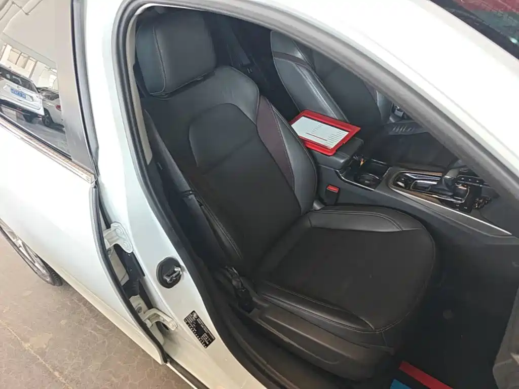 Chevrolet Malibu — миниатюра 25