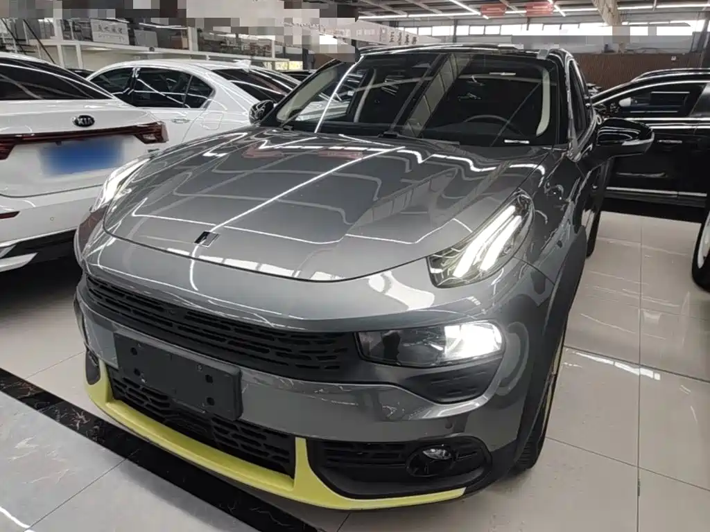 Lynk & Co 02