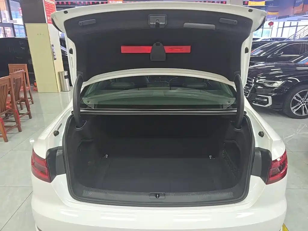 Audi A4L — миниатюра 19