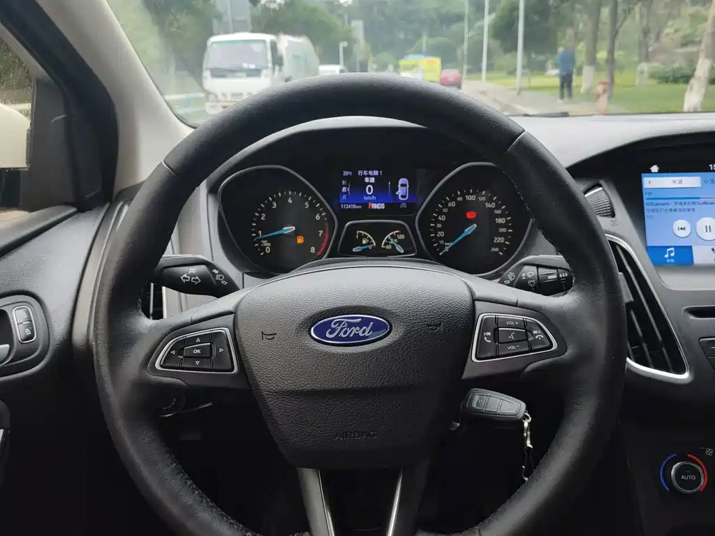 Ford Focus — миниатюра 11